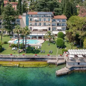 hotel-villa-capri.it-lombardy.com/